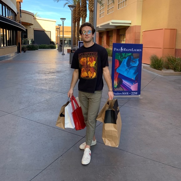 Meet your Posher, Zach - Picture 3 of 16